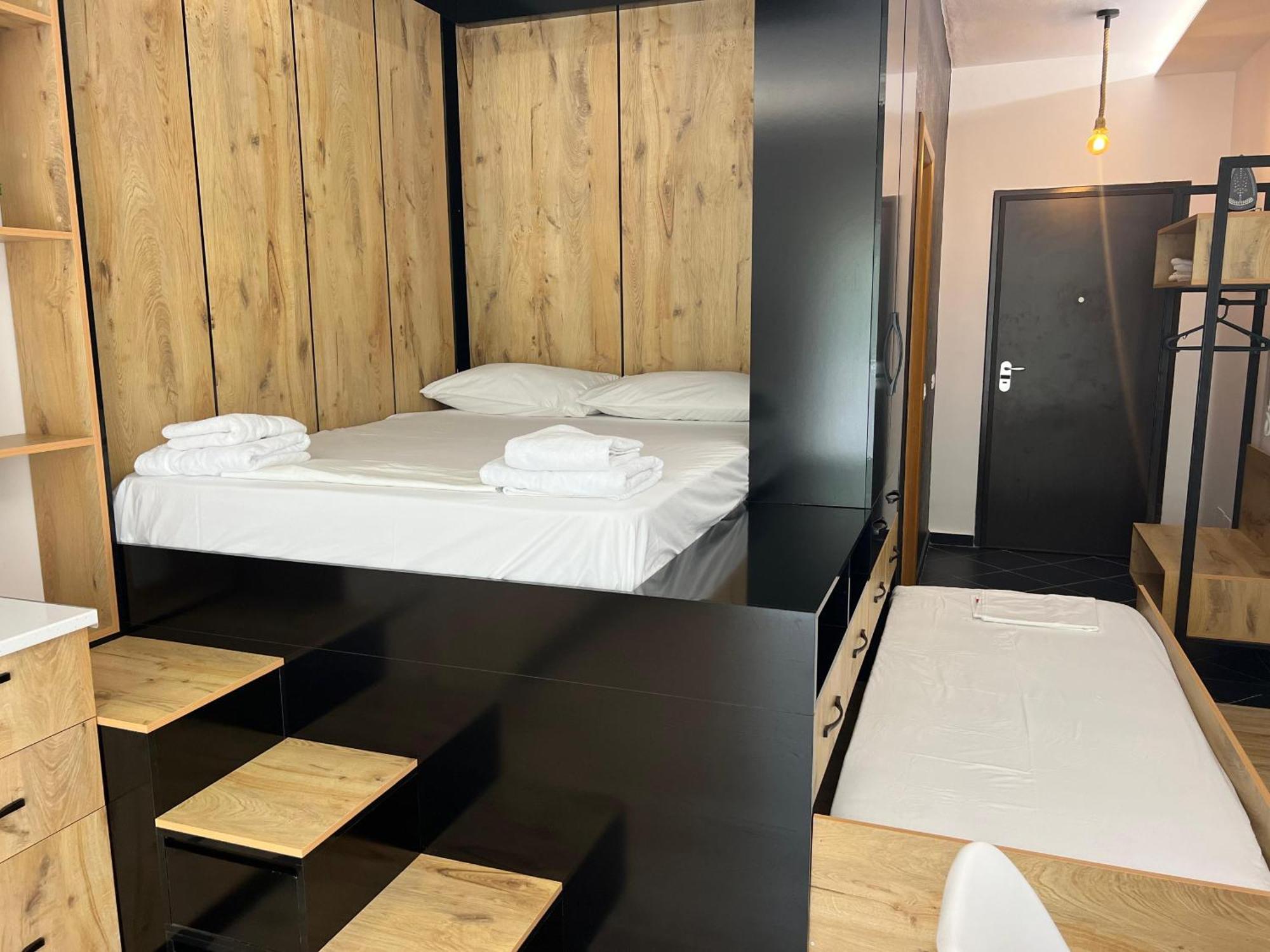 Teo'S Deluxe Studios Avlonya Dış mekan fotoğraf