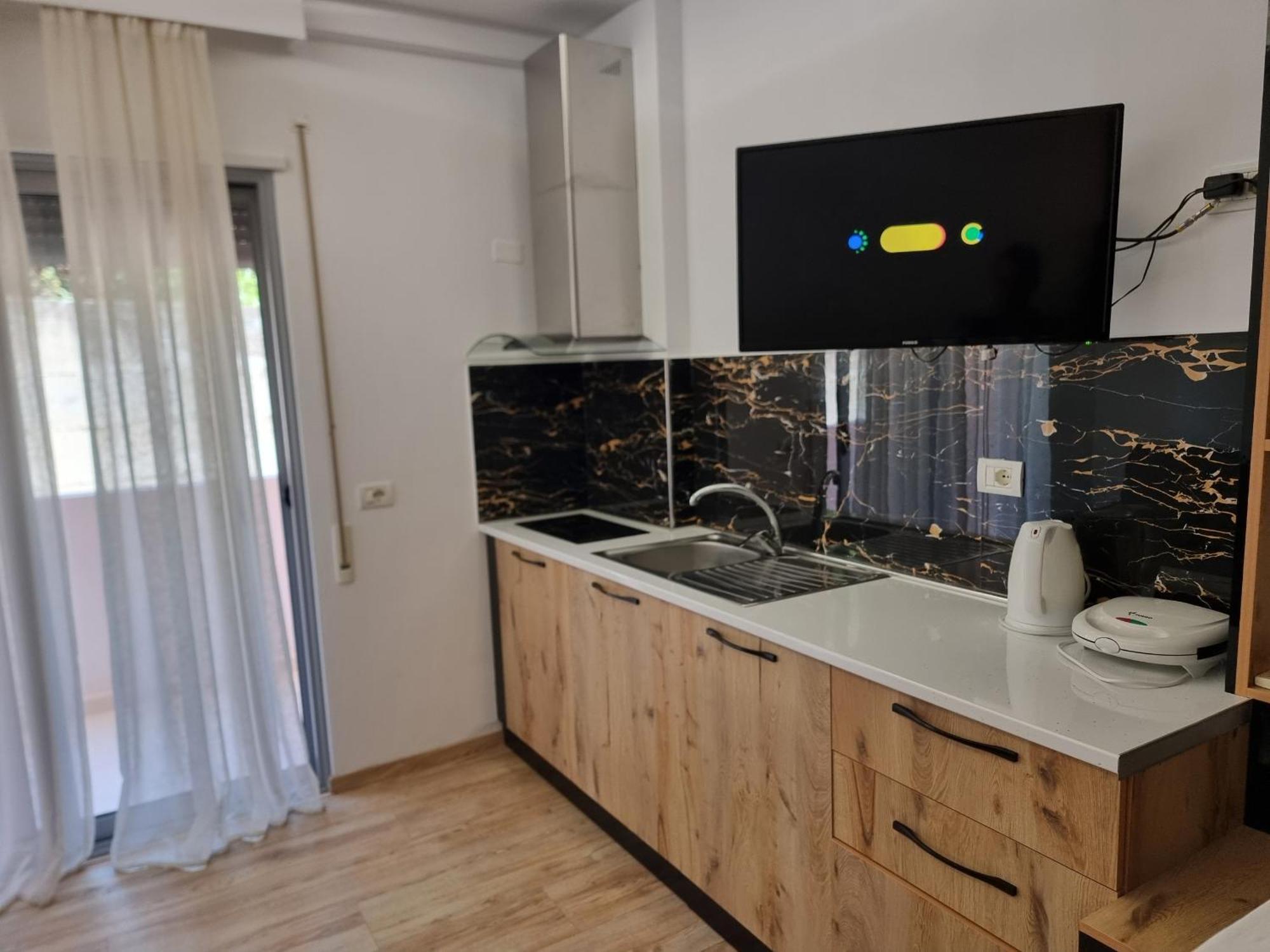 Teo'S Deluxe Studios Avlonya Dış mekan fotoğraf